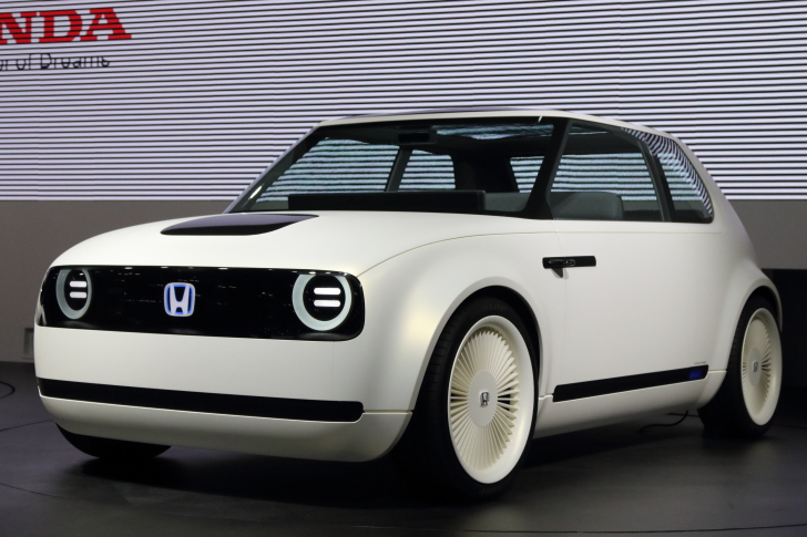 アーバン EV コンセプト