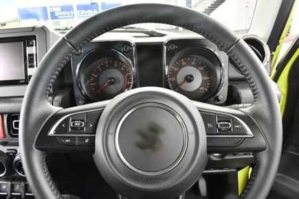 スズキ「ジムニー」の買取相場と高く売る方法とは？人気のある年式やグレードは？